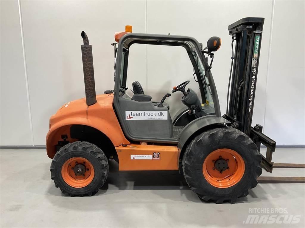 Ausa C250HX4 Geländestapler