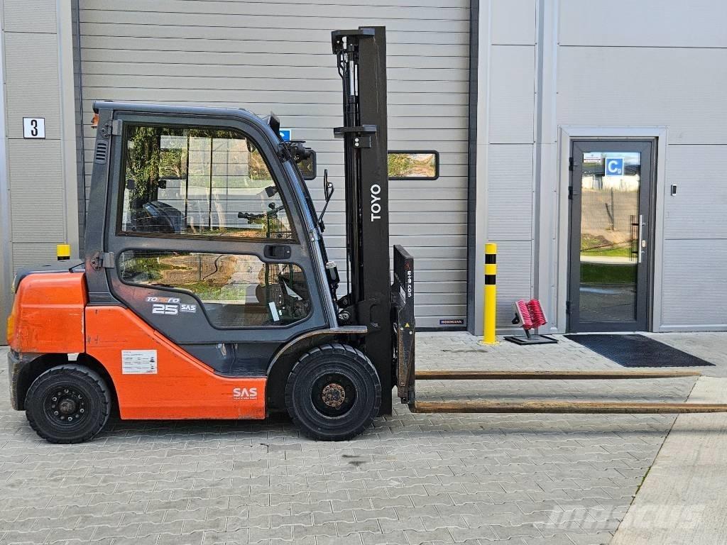 Toyota 8FDF25 Dieselstapler