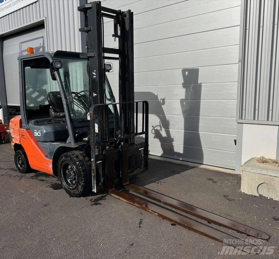 Toyota 8 FDF 30 Dieselstapler