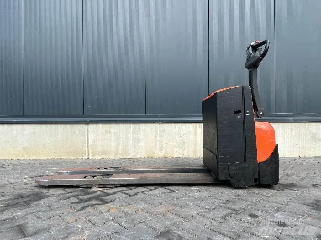BT LWE180 Deichselstapler