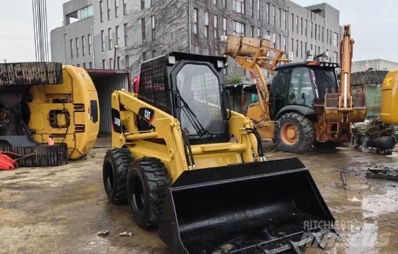 CAT 246 D Kompaktlader