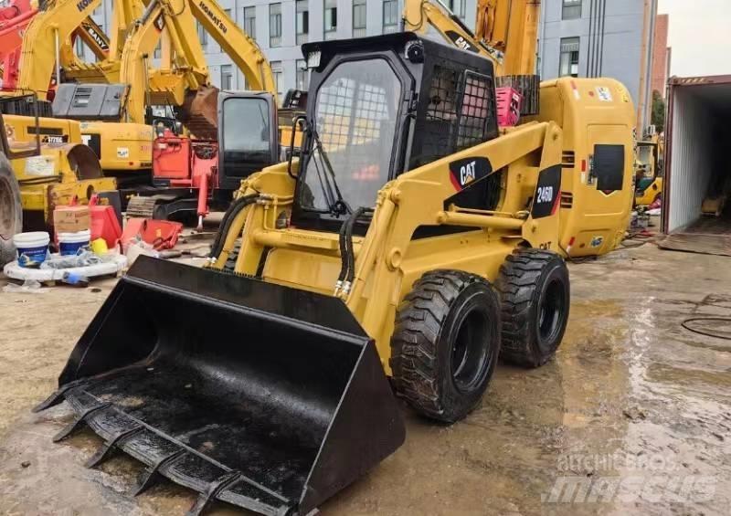 CAT 246 D Kompaktlader
