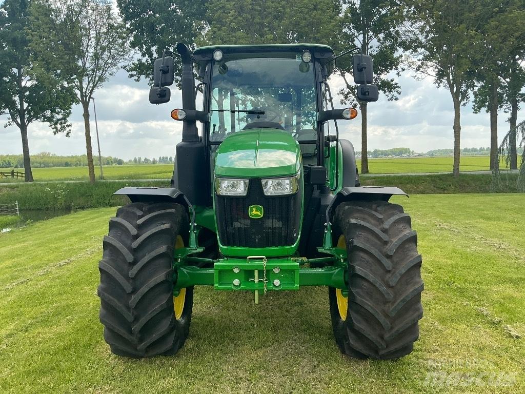 John Deere 5090 M Traktoren