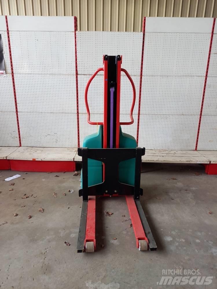 Manitou EB500 Deichselstapler