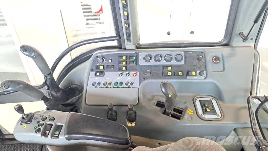 Valtra M 130 Traktoren