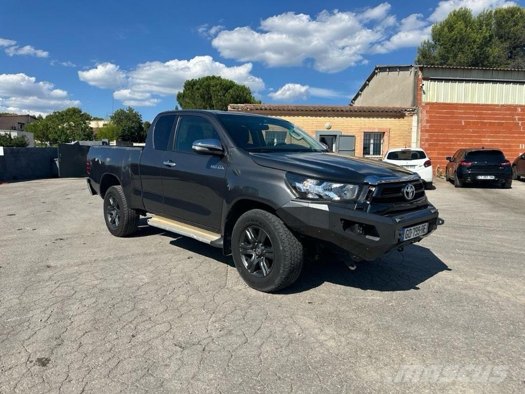 Toyota Hilux PKWs