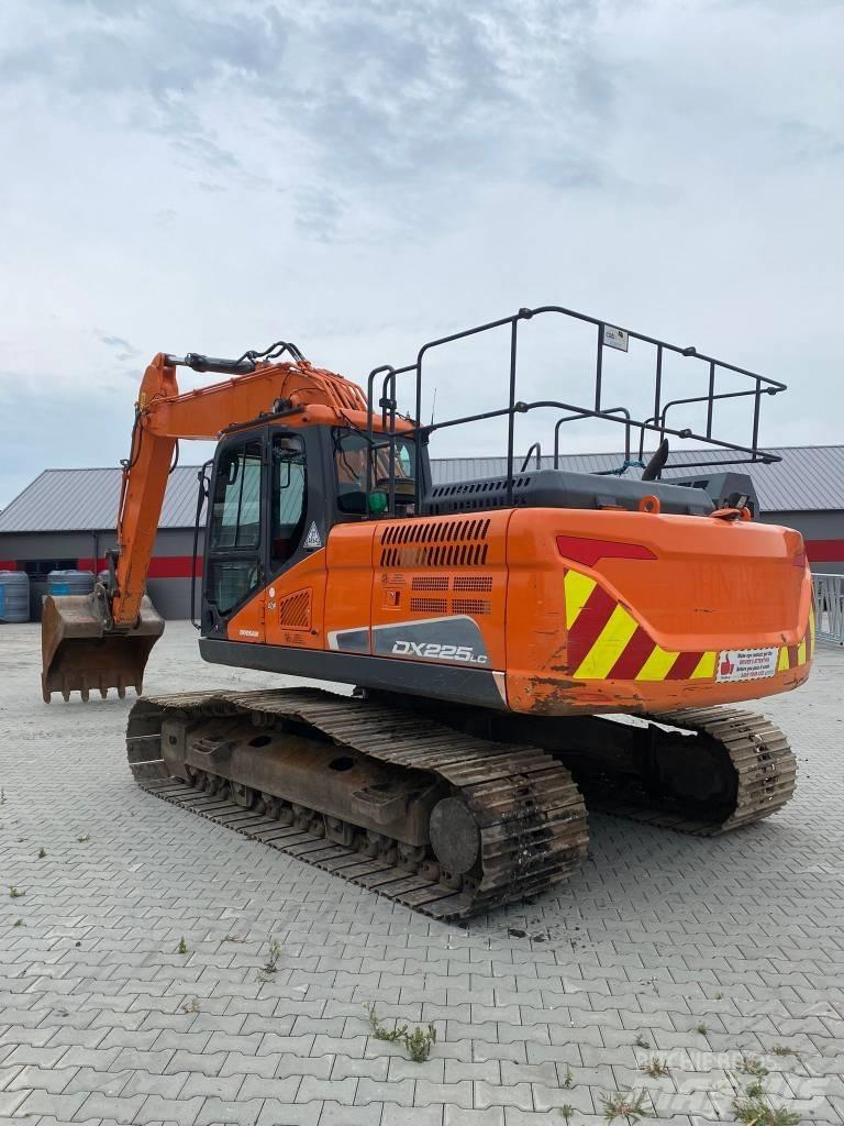 Doosan DX 225 LC Raupenbagger