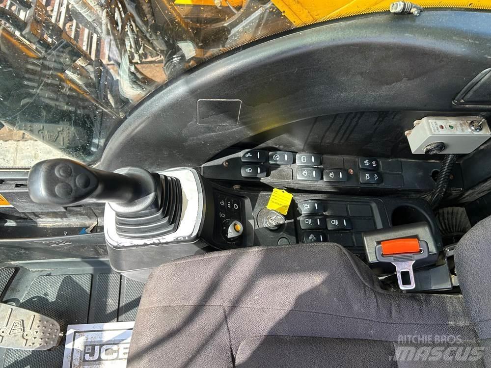 JCB JS220 LC Raupenbagger