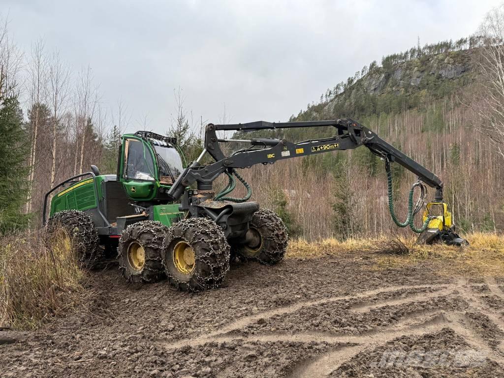 John Deere 1470 G Harvester