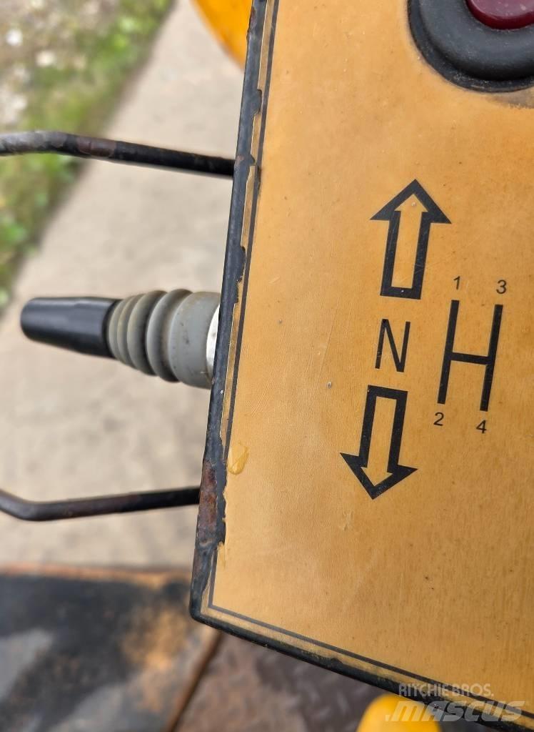 JCB 6 TST Minidumper