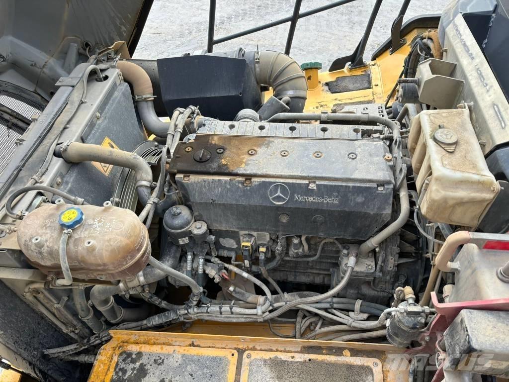 Bell B 30 E Dumper - Knickgelenk