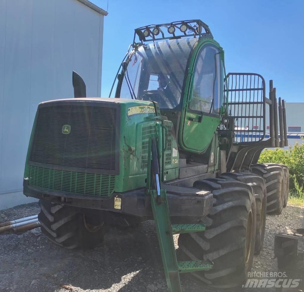 John Deere 1110 E Forwarder
