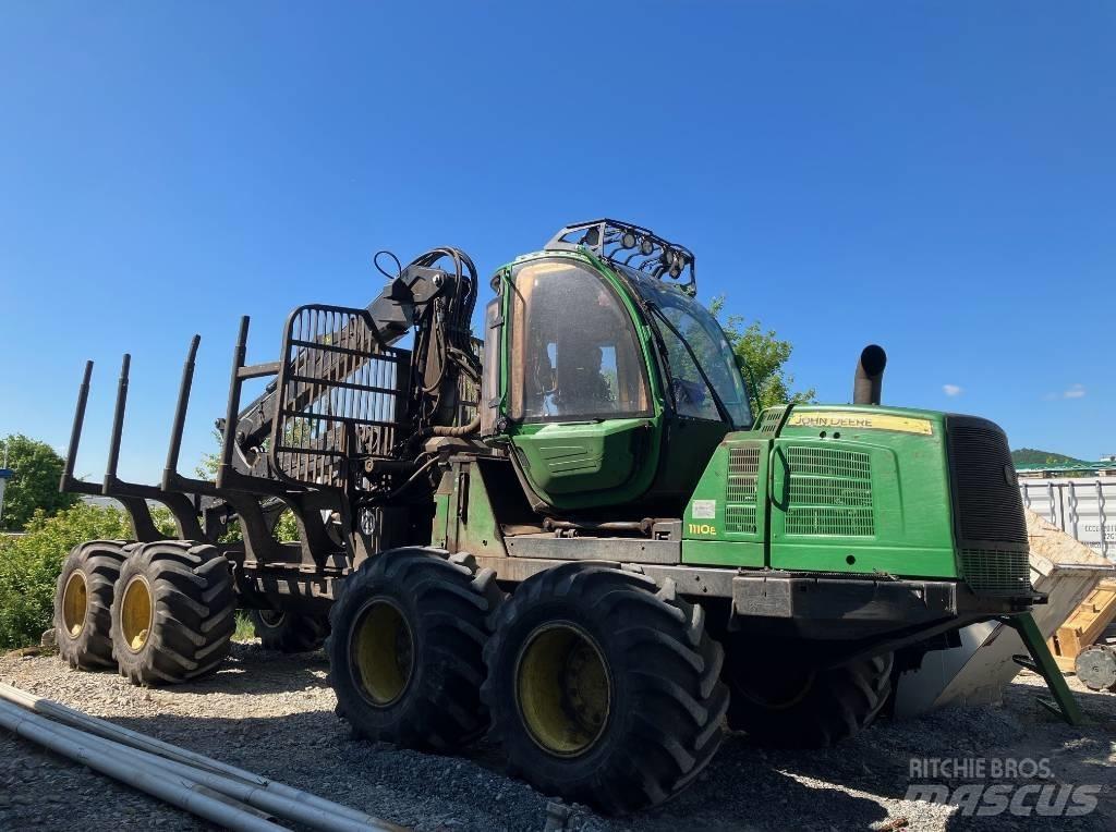 John Deere 1110 E Forwarder