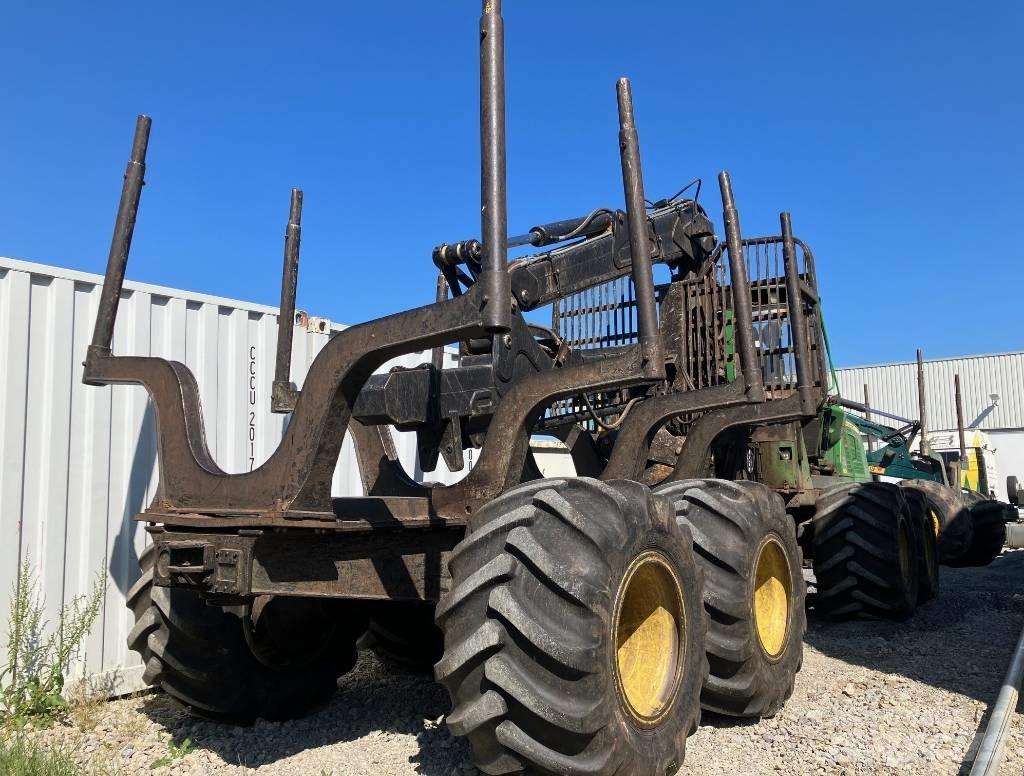 John Deere 1110 E Forwarder