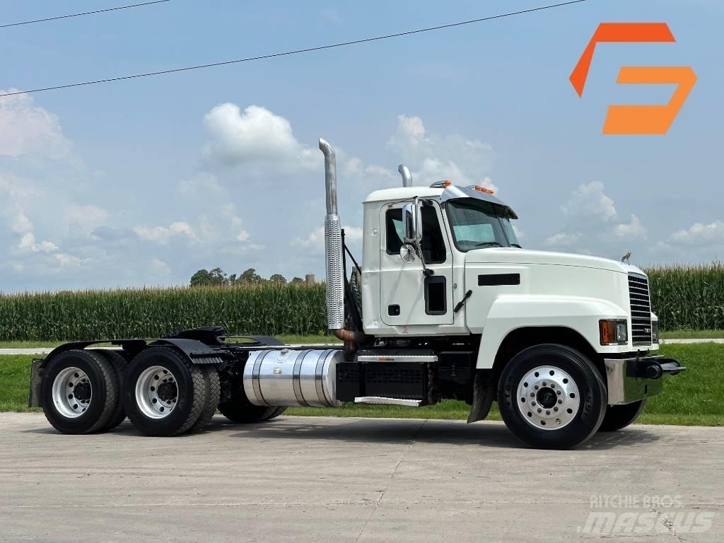 Mack Pinnacle 64ft Sattelzugmaschinen