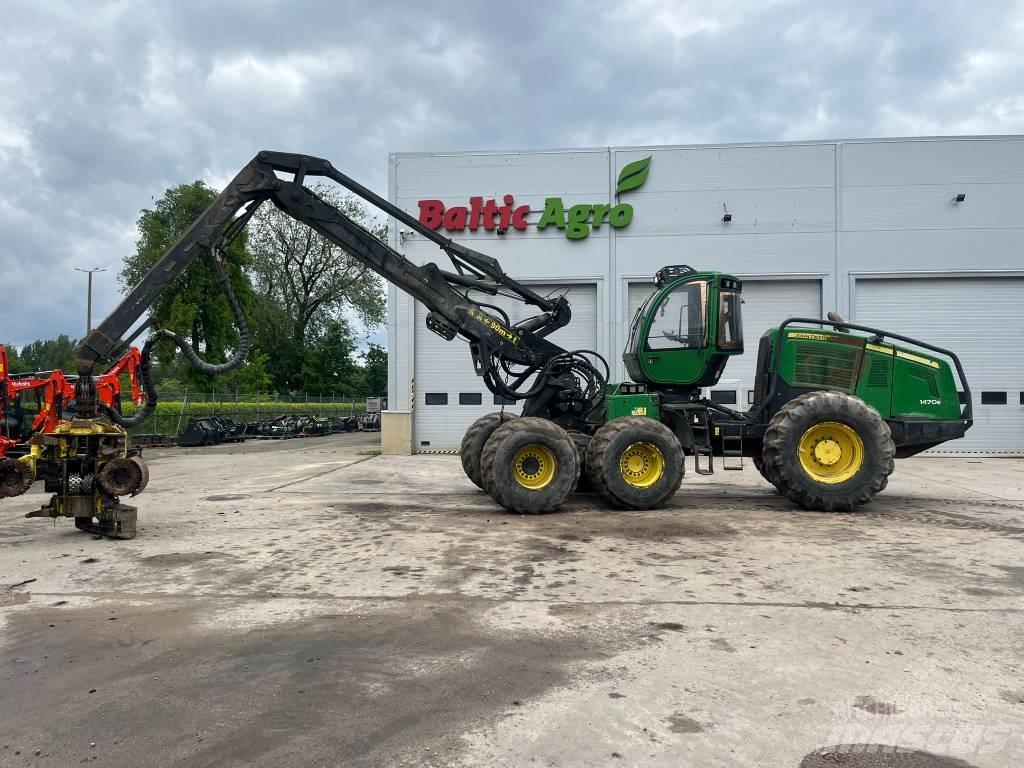 John Deere 1470E Harvester