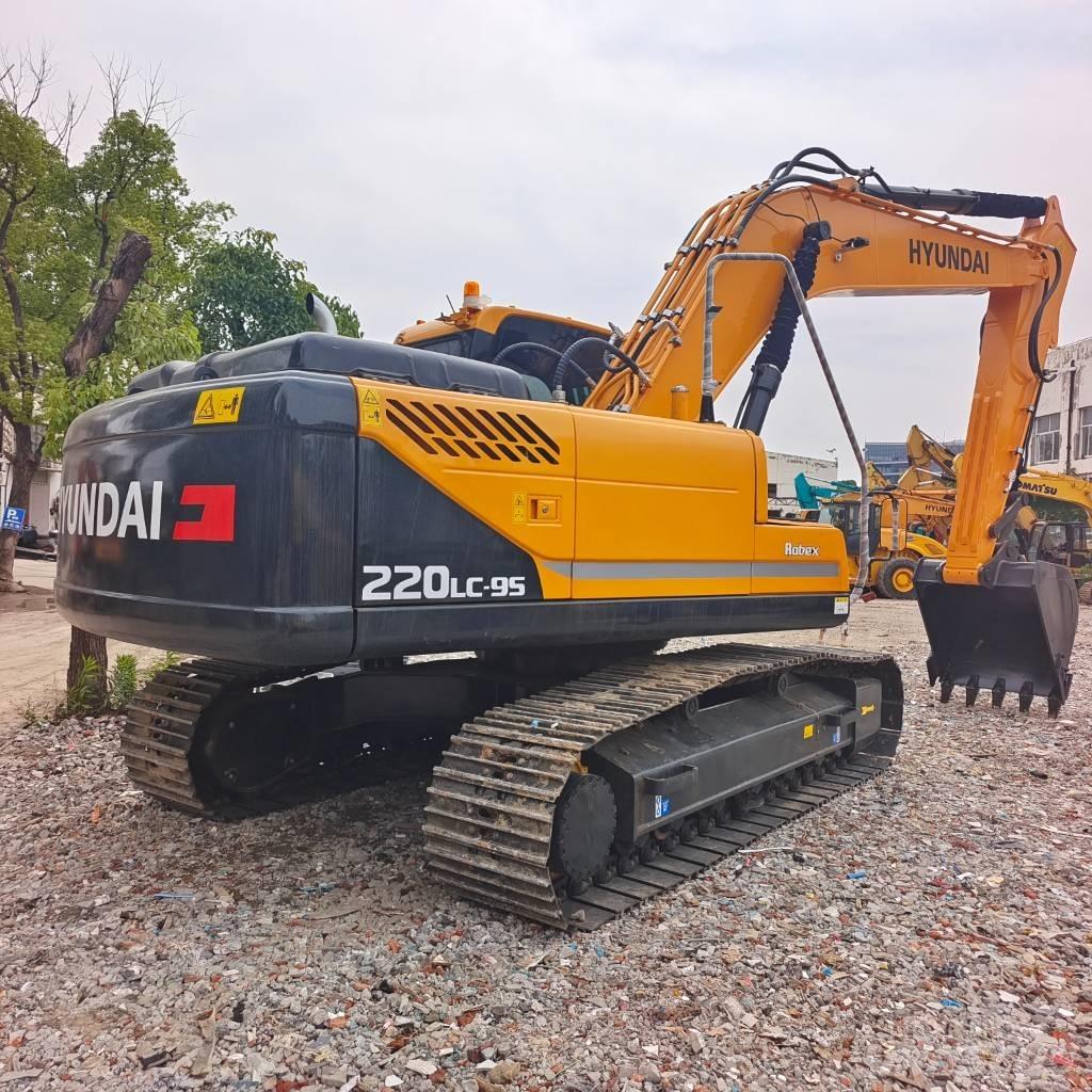 Hyundai 220LC-9 Raupenbagger