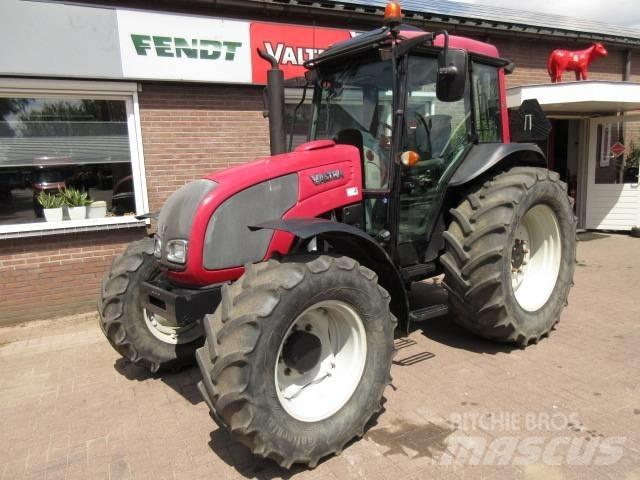 Valtra A93 HITECH Traktoren