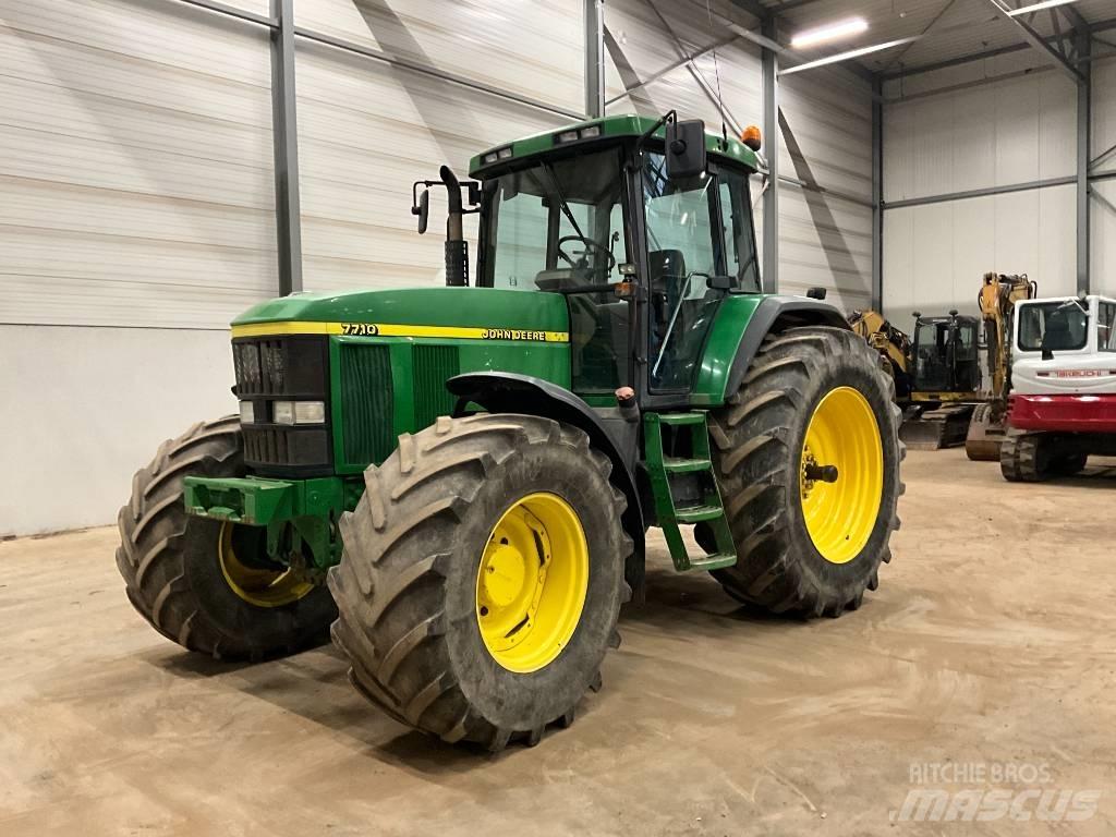John Deere 7710 Traktoren