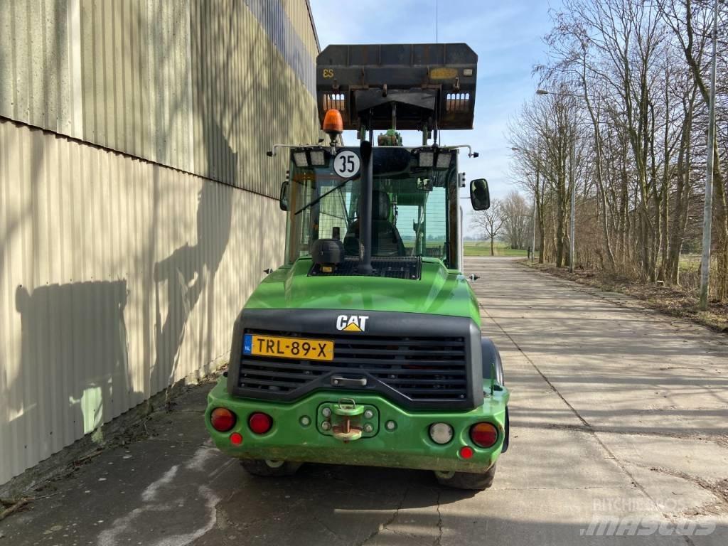 CAT 906M Radlader