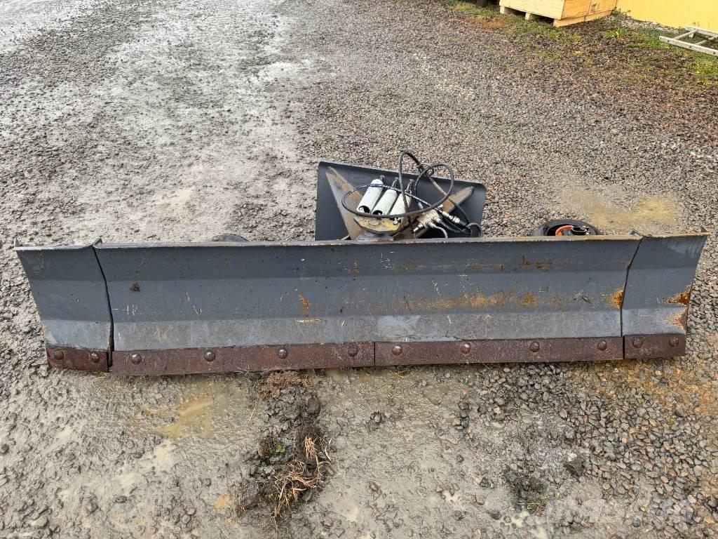 Sami Frontblad Schneeschilde und -pflüge