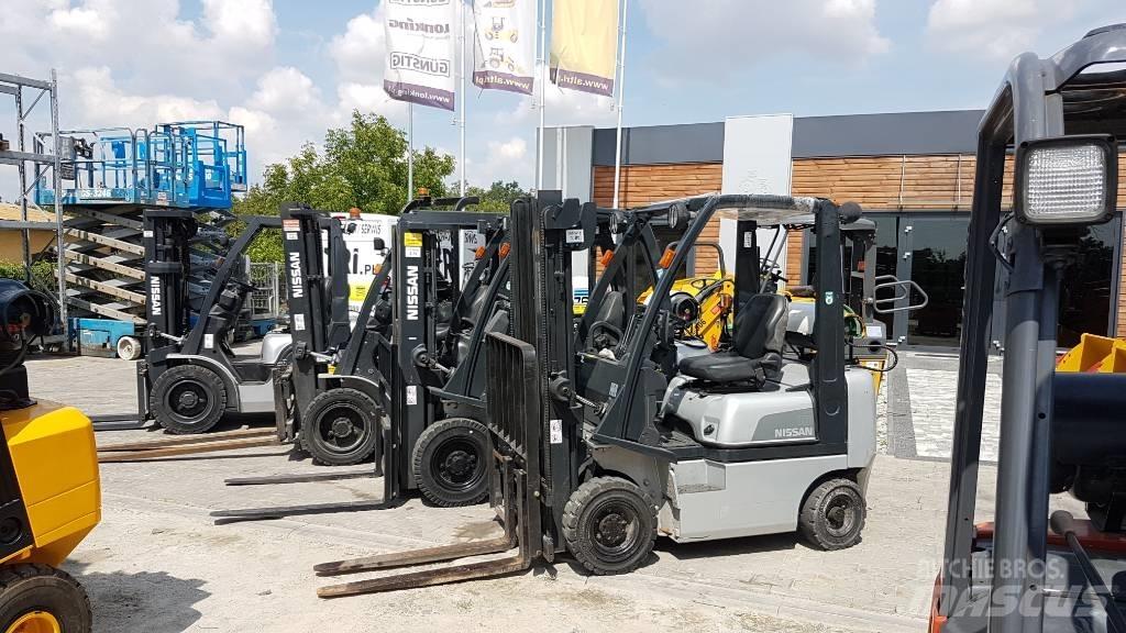 Nissan U1D2A25LQ Gasstapler