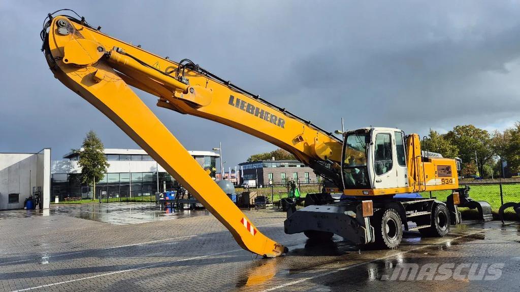 Liebherr A 934 C Materialumschlag