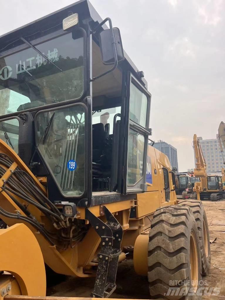 SEM 922F Grader