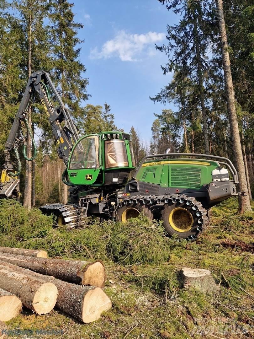 John Deere 1170G Harvester