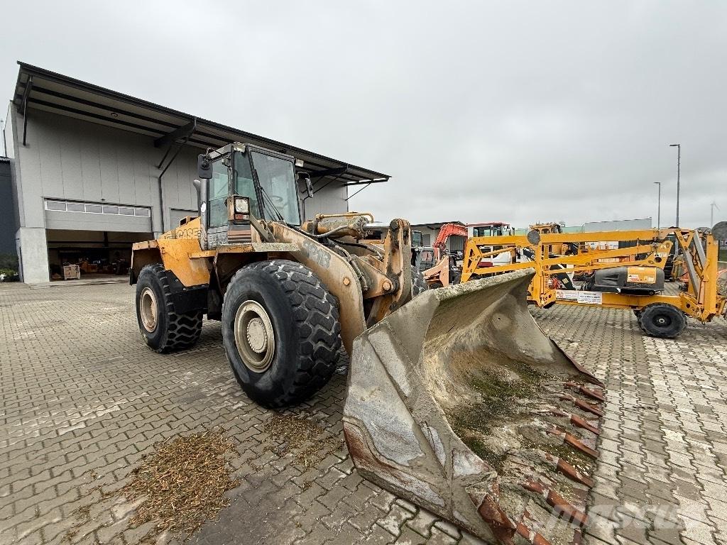 CASE 821 B Radlader