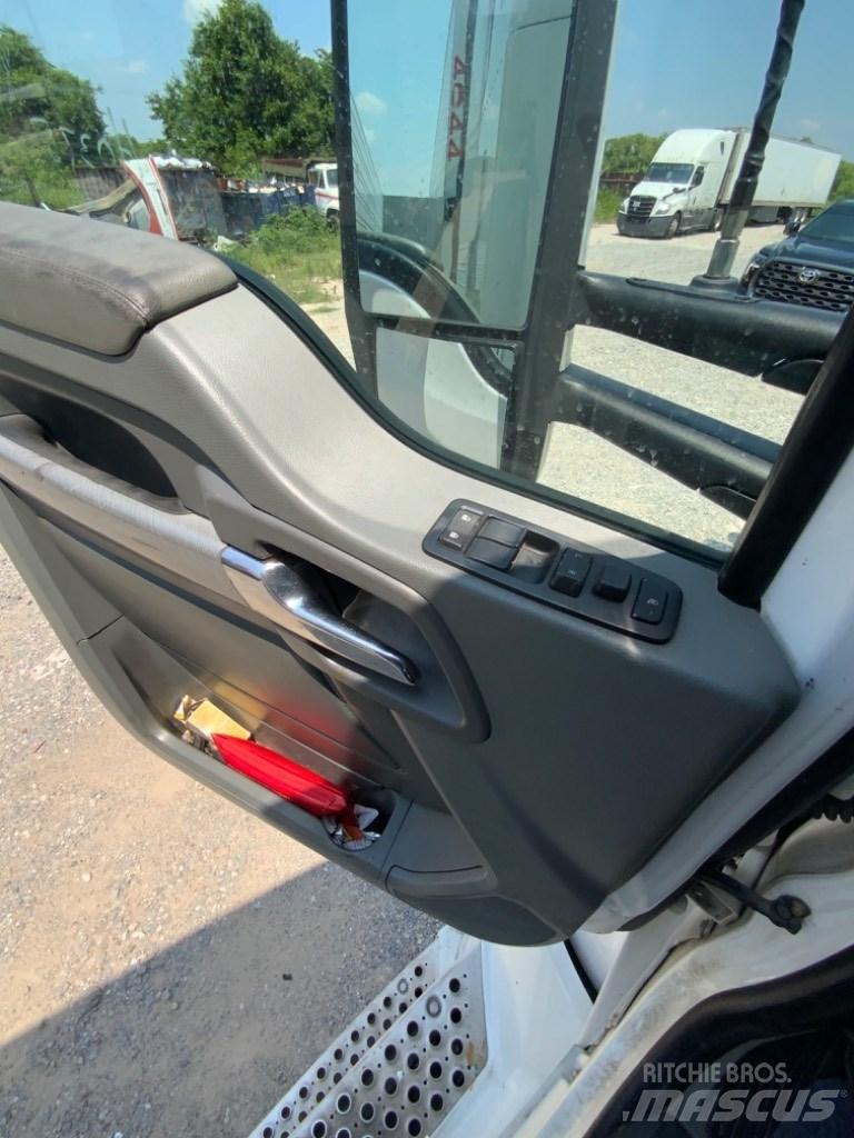 Kenworth T 680 Sattelzugmaschinen