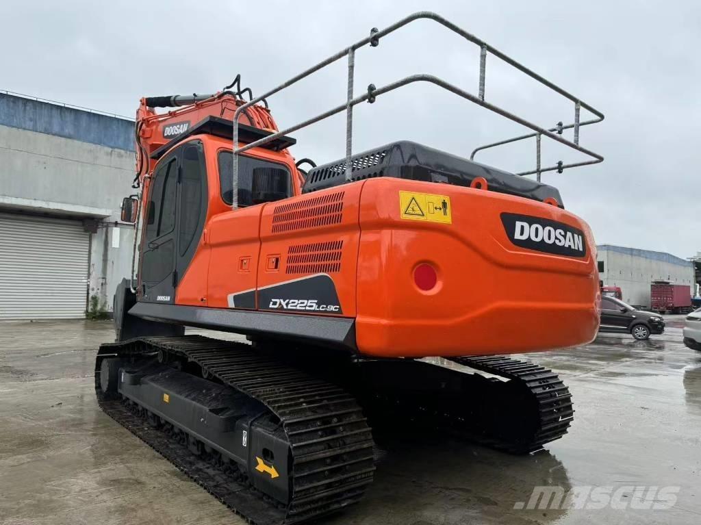 Doosan DX 225 LC Raupenbagger