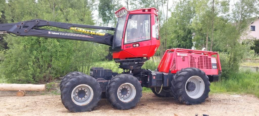 Komatsu 931 Harvester
