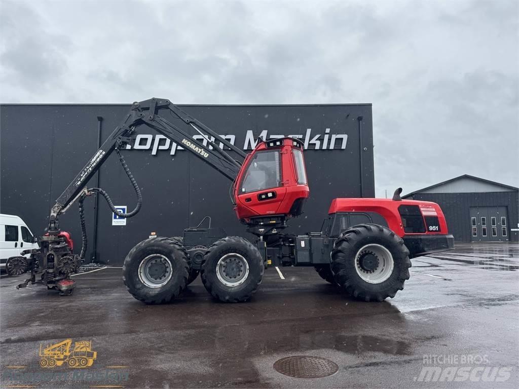 Komatsu 951 Harvester
