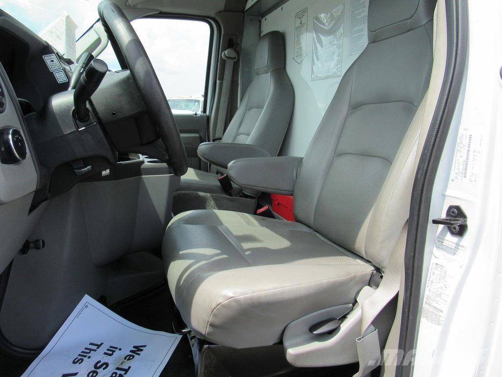 Ford E-350 Kofferaufbau