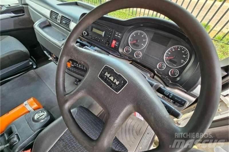 MAN 33 SERIES Andere Fahrzeuge
