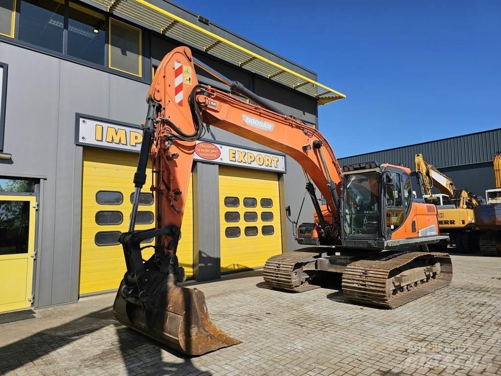 Doosan DX180LC Raupenbagger