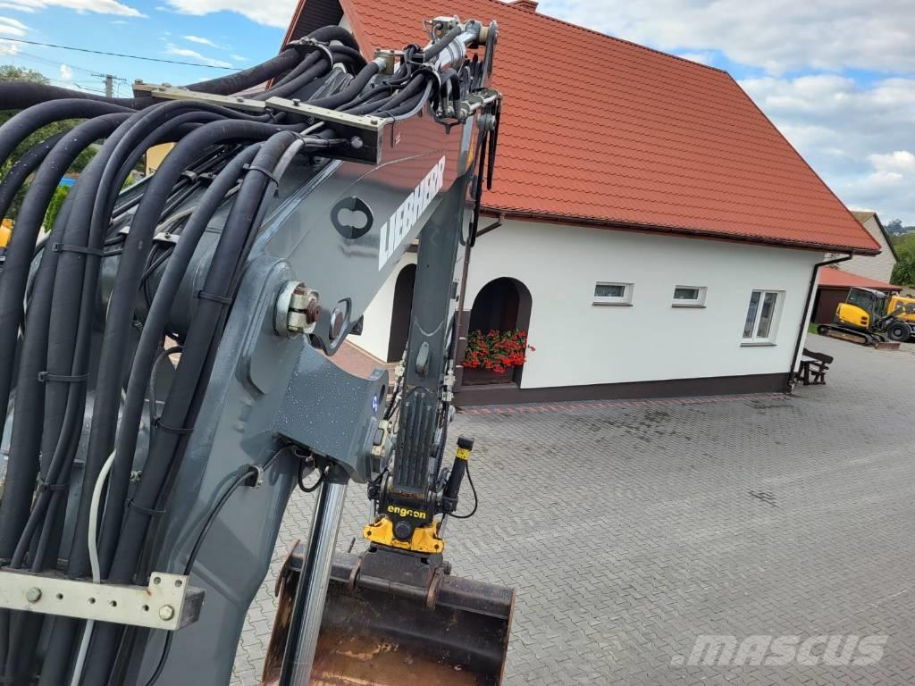 Liebherr 916 Mobilbagger