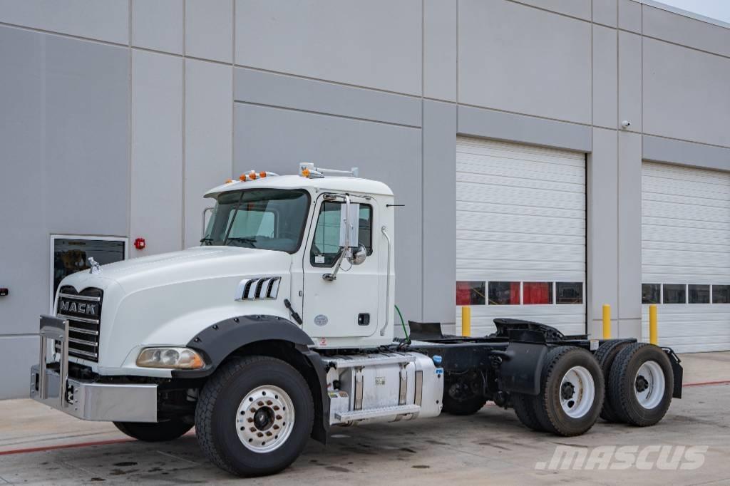 Mack Granite GU 813 Sattelzugmaschinen