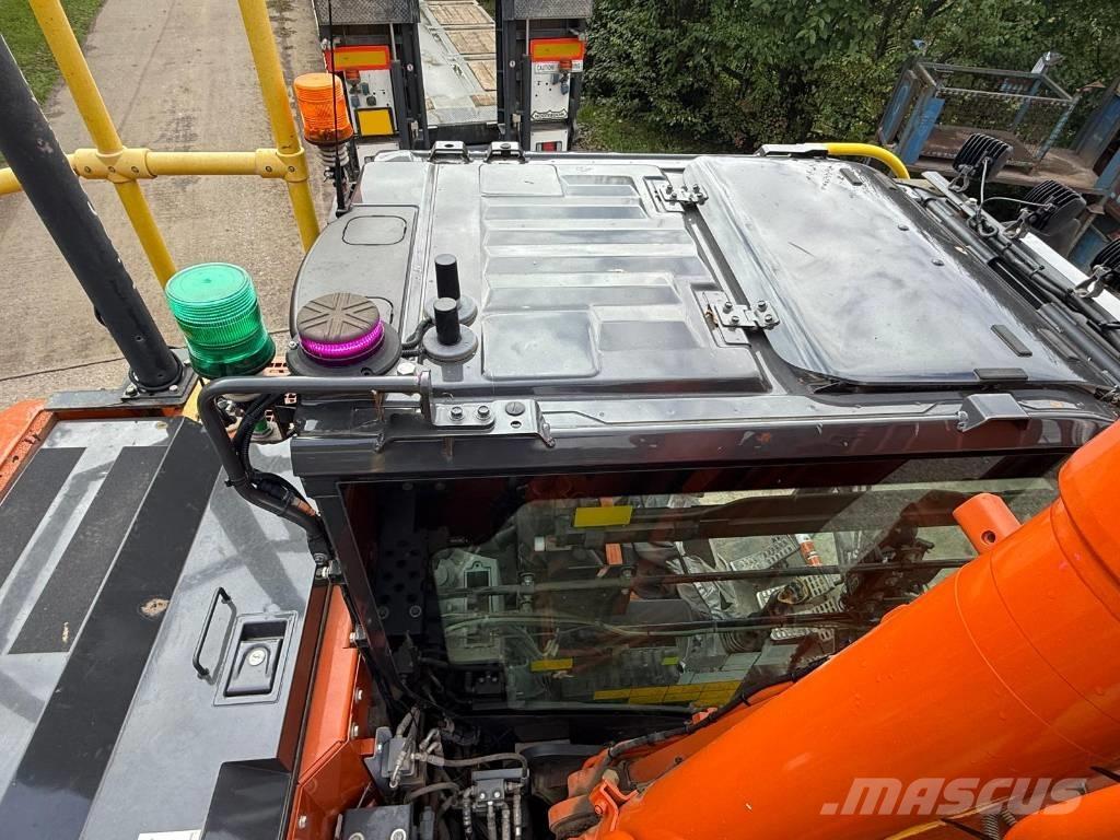 Hitachi ZX 135 US-7 Raupenbagger