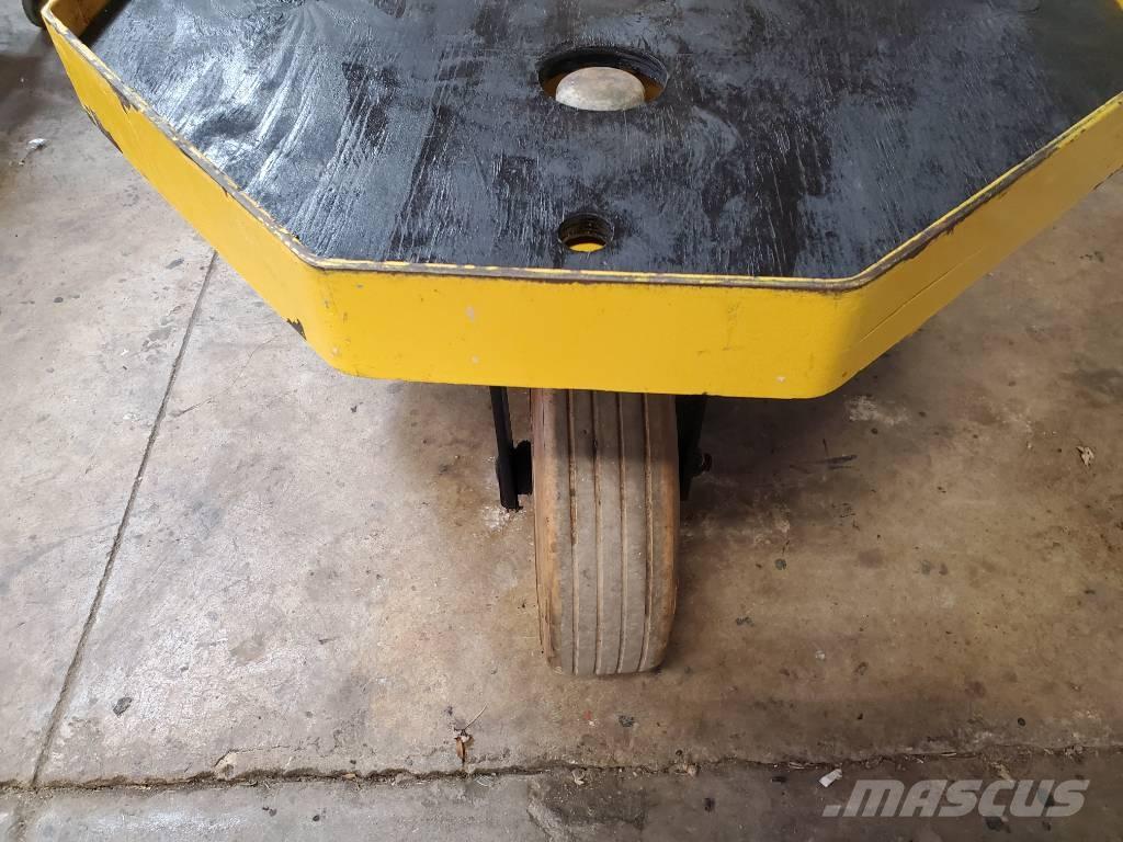 Taylor-Dunn SC090 Schlepper