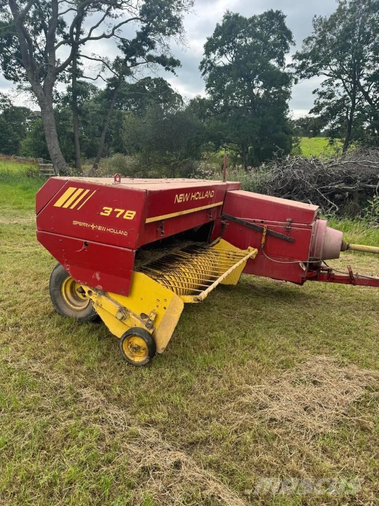 New Holland 378 Quaderpressen