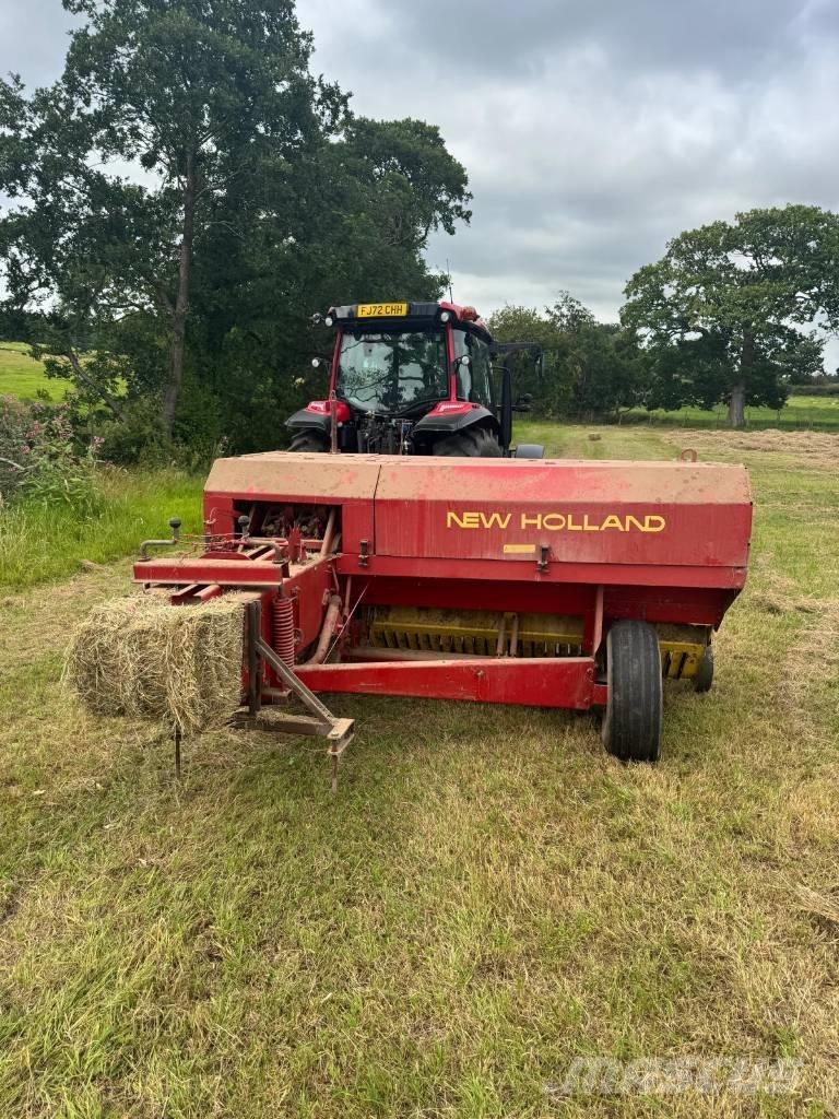 New Holland 378 Quaderpressen