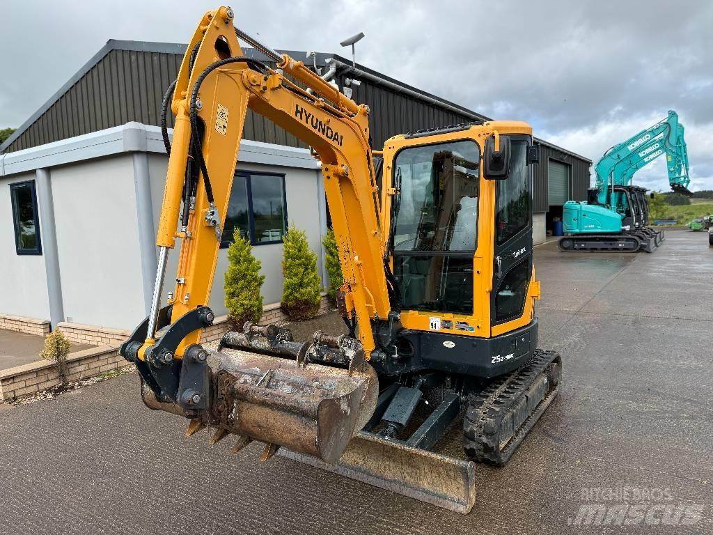 Hyundai R25Z-9 AK Minibagger < 7t