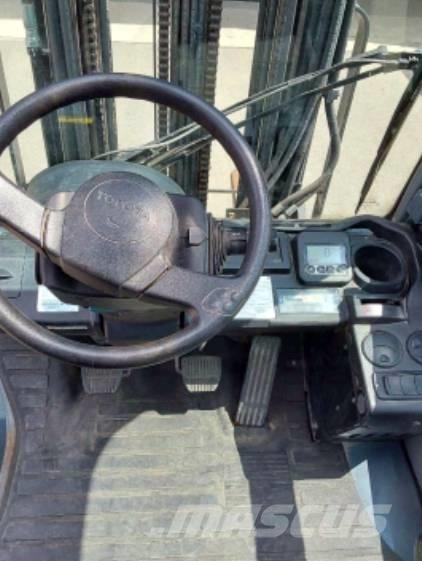 Toyota 02-8 FDF 25 Dieselstapler