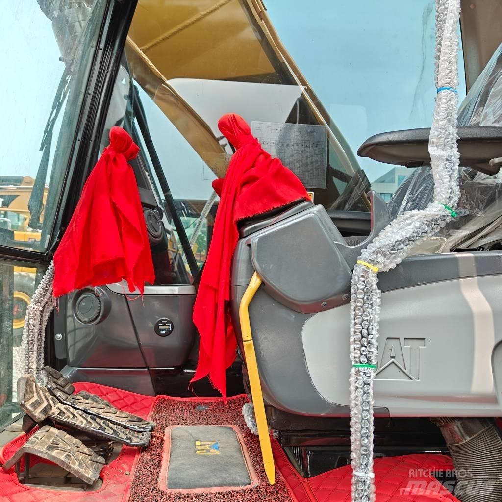CAT 323D Raupenbagger