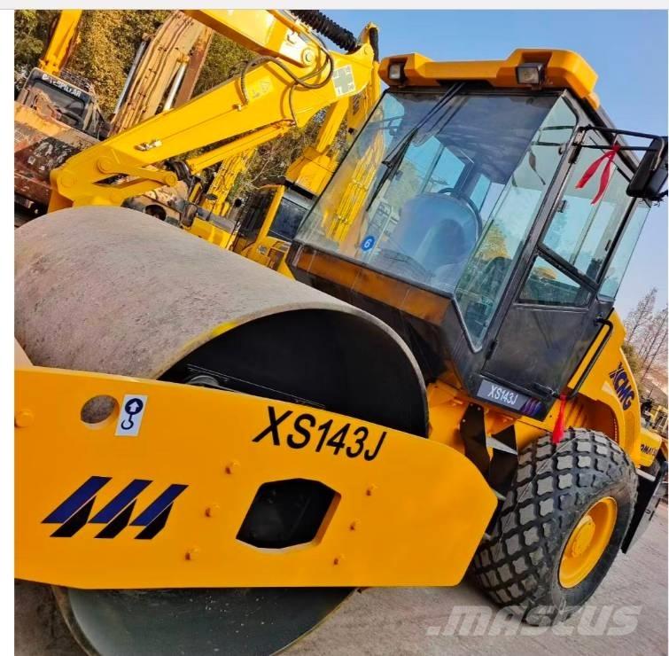 XCMG XS 142 J Erdbauwalzen