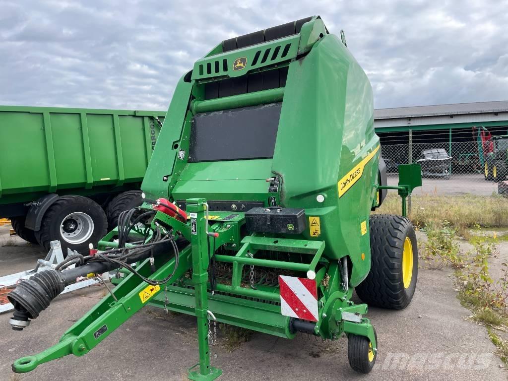 John Deere V 461 M Rundballenpressen