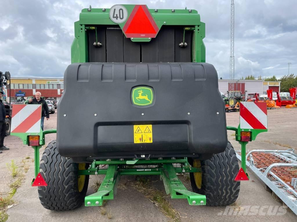John Deere V 461 M Rundballenpressen