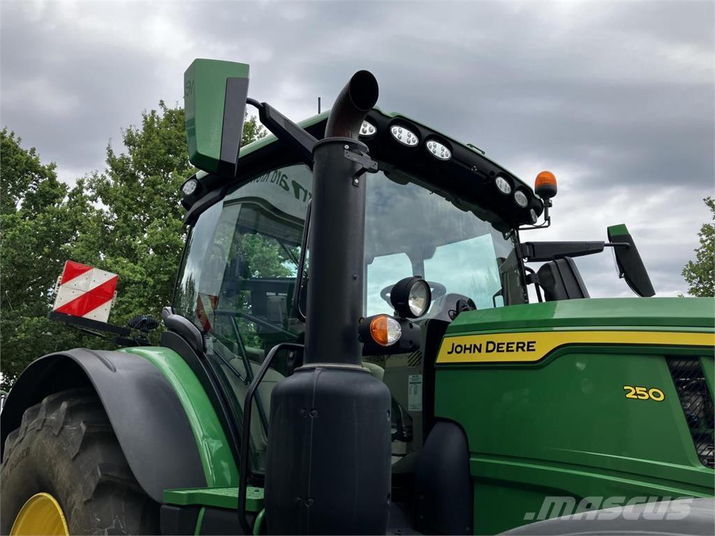John Deere 6R 250 Traktoren